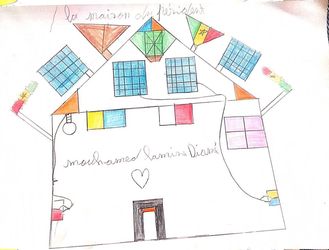 Dessin d’enfant : une maison colorée et ses panneaux solaires