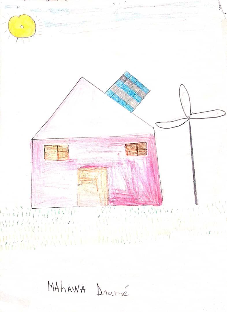 Dessin d’enfant : une maison avec un panneau solaire et une éolienne