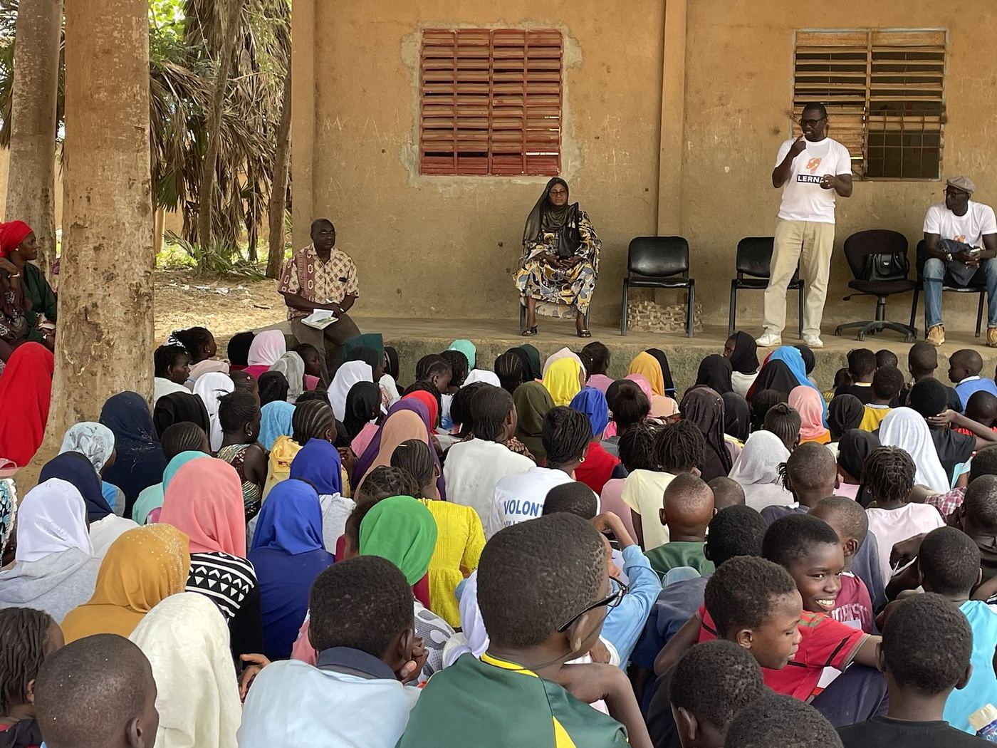 Sensibilisation et démonstration solaire à l’école Unité 17 de Jaxaay