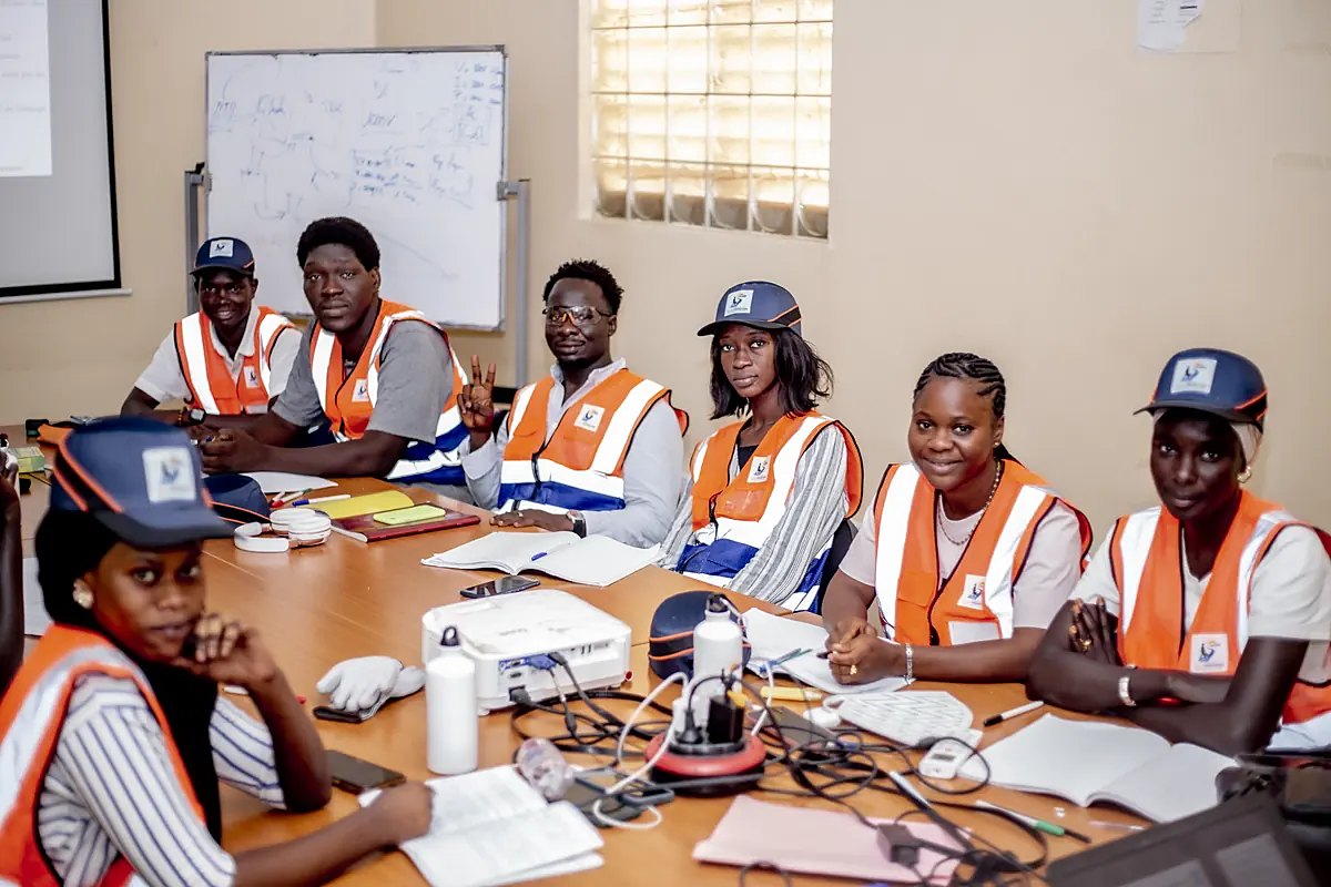 Les stagiaires de Solar Perspectives réunis en salle de formation